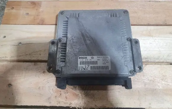 Volkswagen Golf IV Engine control unit/module 9636254580 EDC15C2 0281010135
