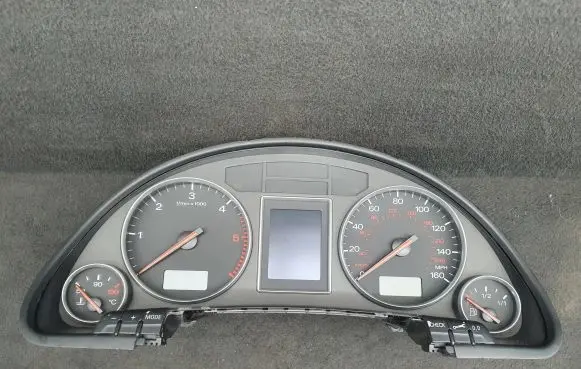 Audi A4 S4 B6 8E 8H Speedometer (instrument cluster) 8E0920950F RB4