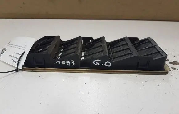 Volvo XC60 Quarter panel pressure vent 8623444