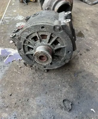 Mercedes-Benz E W211 Generator/alternator A0001502550 14V190A 910460403