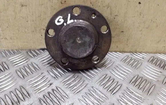 Volkswagen Polo V 6R Rear wheel hub