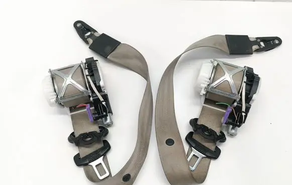 Audi Q7 4L Front seatbelt 4L1857706A 4L1857705A