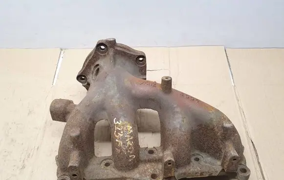 Mazda 323 F Exhaust manifold