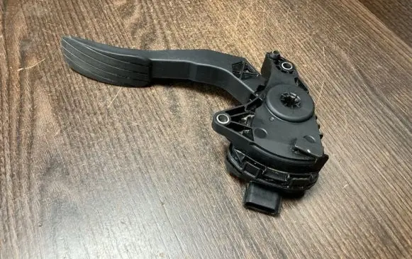 Renault Master III Accelerator throttle pedal 8200672367 6PV00997800