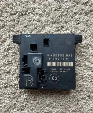 Mercedes-Benz E W211 Door control unit/module 2118704126