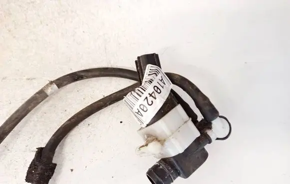 Volvo C30 Windscreen/windshield washer pump 1s7117k624fe