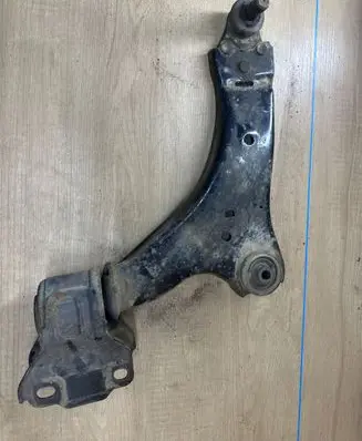 Volvo XC60 Front lower control arm/wishbone