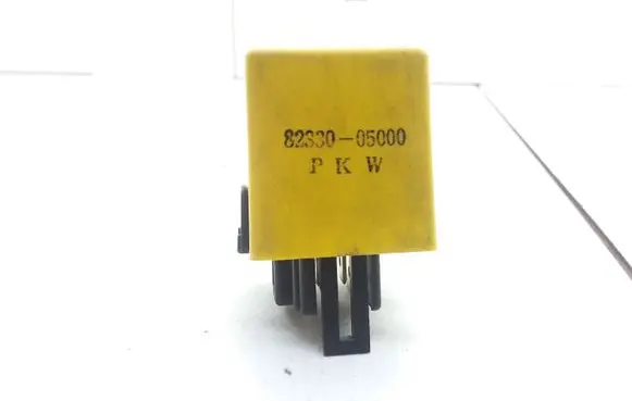 SsangYong Musso Hazard warning light relay 8233005000
