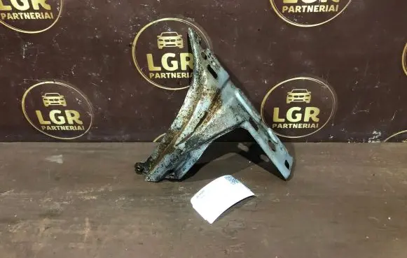 Volkswagen Touran I Fender mounting bracket 1T0821136