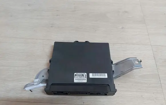 Toyota Verso Trunk lid opening control unit 89260-0F010