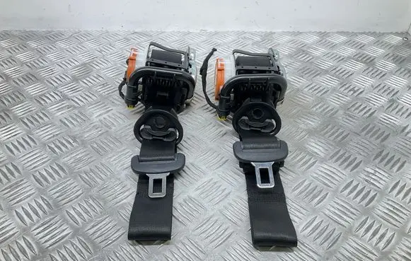 Audi A3 S3 8V Front seatbelt 8V7857705 8V7857706