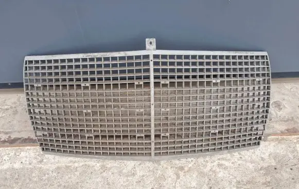 Mercedes-Benz COMPAKT W115 Front grill 1158882285