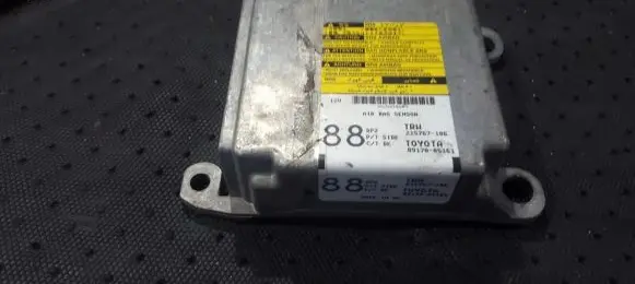 Toyota Avensis T250 Airbag control unit/module 215767106 8917005161