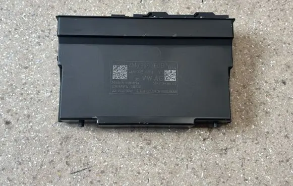 Audi e-tron Seat control module 4M6959760B