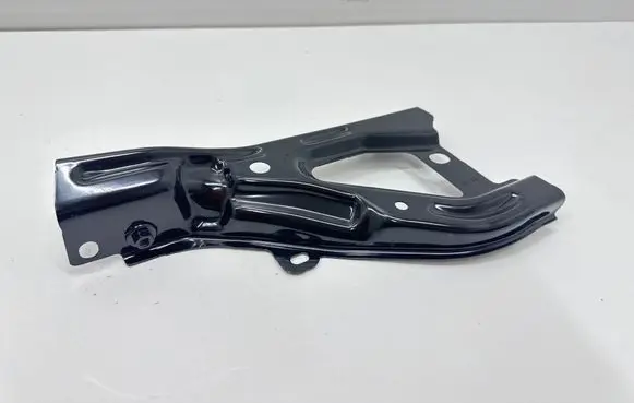 Tesla Model Y Juniper Fender mounting bracket 209652300A 07626