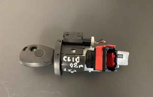 Renault Clio III Ignition lock 8200214173C