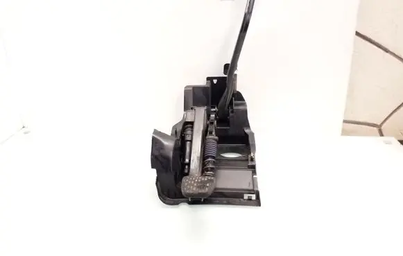 Mercedes-Benz C W203 Pedal assembly A2032903201