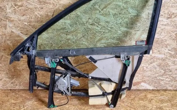 Audi A4 S4 B5 8D Front door window/glass frame 0130821787 4D0837753C