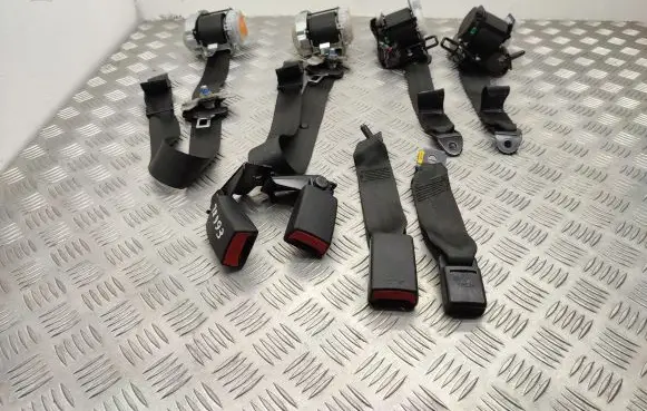 Hyundai i40 Set of seat belts 898203Z000 898103Z000 898203Z000RY