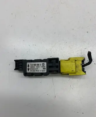 Volkswagen Phaeton Airbag deployment crash/impact sensor 7L0909606D 100611 30653510