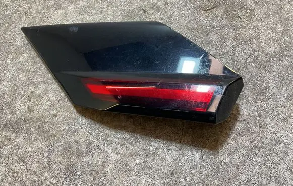Citroen C4 III e-C4 Tailgate trim 9836327880 00220174