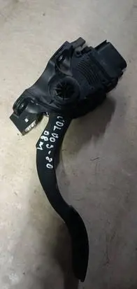 Volvo V70 Accelerator throttle pedal 6G929F836BD 6PV00922001