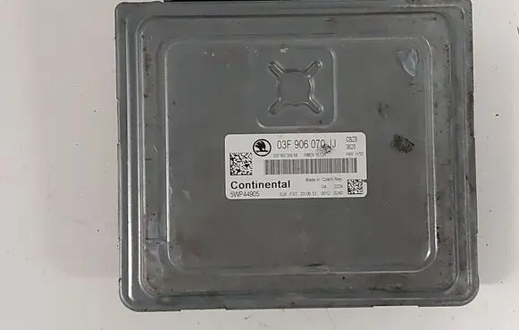 Skoda Yeti (5L) Engine control unit/module 03F906070JJ