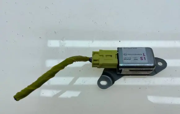 Subaru Outback Airbag deployment crash/impact sensor 98235SA050 98235SA 98235SA010