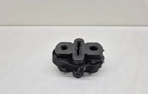 Renault Captur II Muffler mount bracket/holder 8200505925