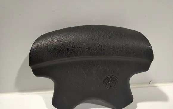 Volkswagen Vento Steering wheel airbag cover 121147