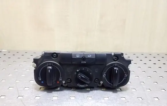 Volkswagen PASSAT B6 Climate control unit