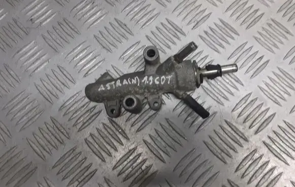 Opel Astra H Fuel distributor 55188200