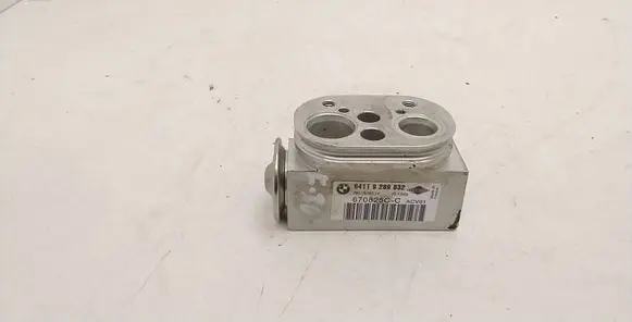 BMW 3 F30 F35 F31 Air conditioning (A/C) expansion valve 64119289832 328514 670825CC