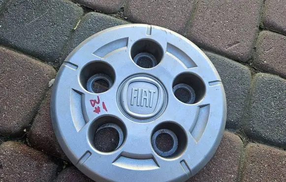 Fiat Ducato R15 wheel hub/cap/trim 1376388080 01376388080