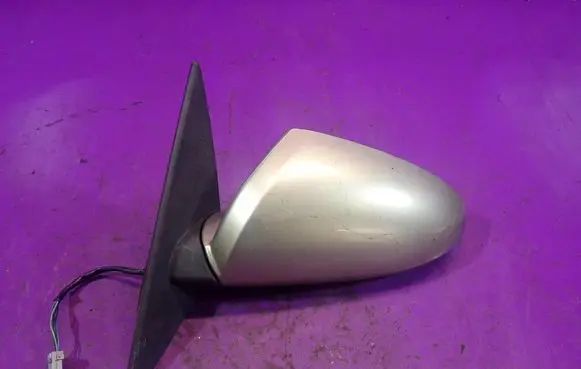 Nissan Primera Front door electric wing mirror 