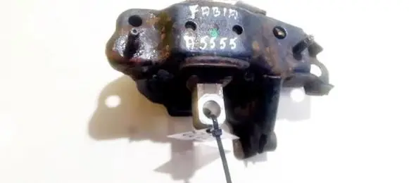 Skoda Fabia Mk1 (6Y) Engine mount bracket 6q0199555