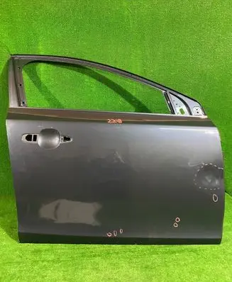 Volvo V40 Front door