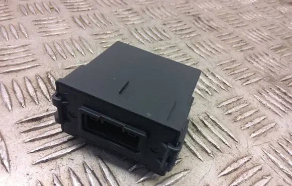 Nissan Qashqai J12 Window wiper relay 285t3hn21a