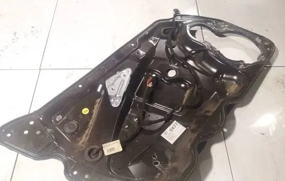 Volkswagen PASSAT CC Front door electric window regulator 3C1837755