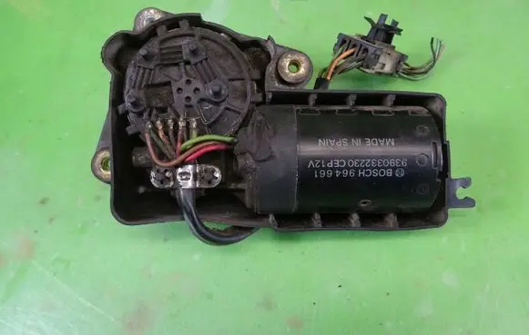 Nissan Serena Wiper motor 9390332230