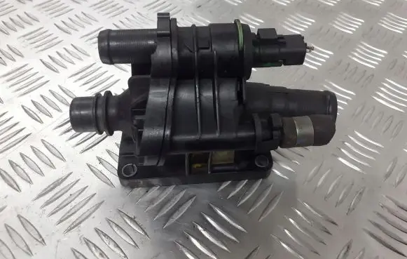 Ford Focus Thermostat housing 9647767180