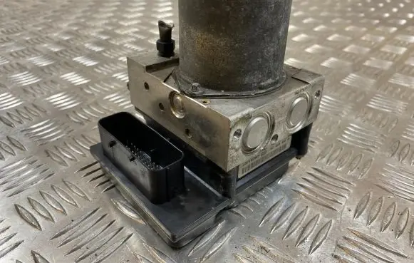 BMW X5 E53 ABS Pump 6768829 6768831