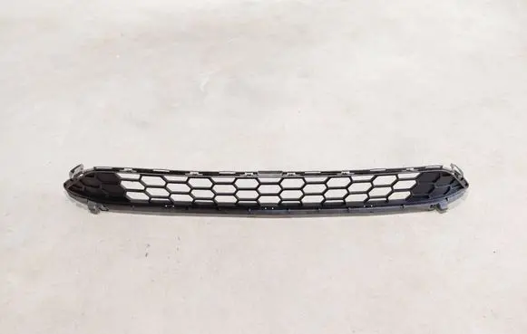 Volvo XC60 Front bumper lower grill 31383115