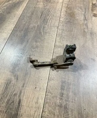 Mercedes-Benz R W251 Air suspension front height level sensor A0105427717