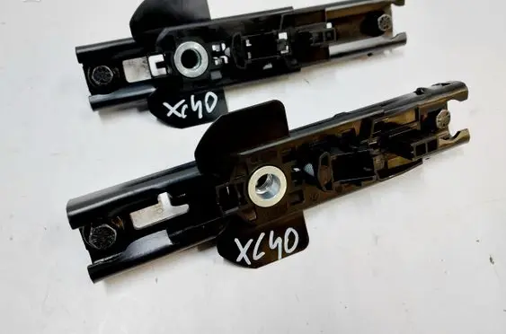 Volvo XC40 Seat belt adjustment rail 32341210