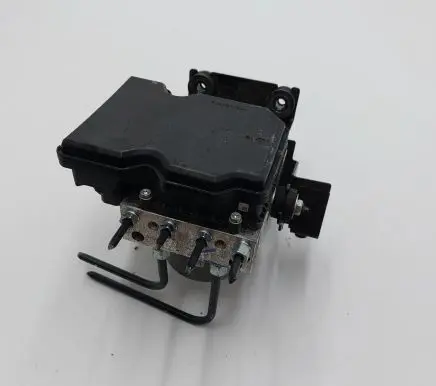 Nissan Leaf II (ZE1) ABS Pump 5SH5A15Y17