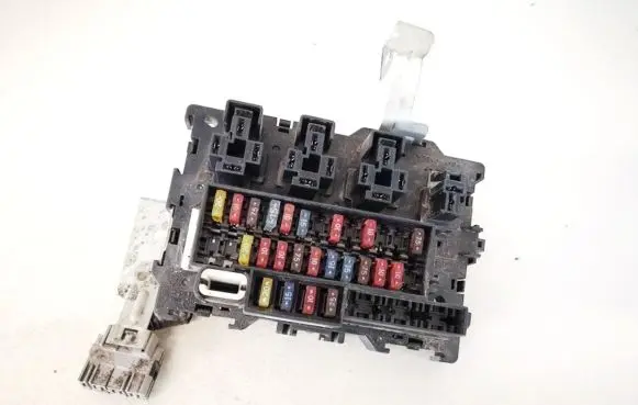 Nissan Navara D22 Fuse box set 72404134 7240-4134