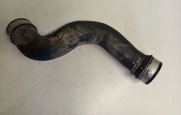 Mercedes-Benz C W203 Intercooler hose/pipe A2035281282