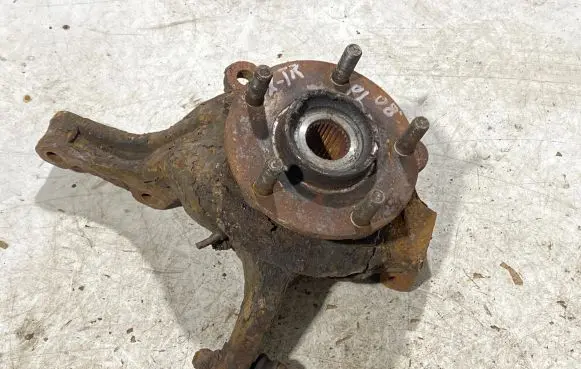 Nissan X-Trail T31 Front wheel hub spindle knuckle