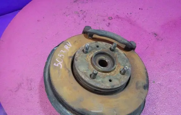 Volvo S40, V40 Front wheel hub spindle knuckle